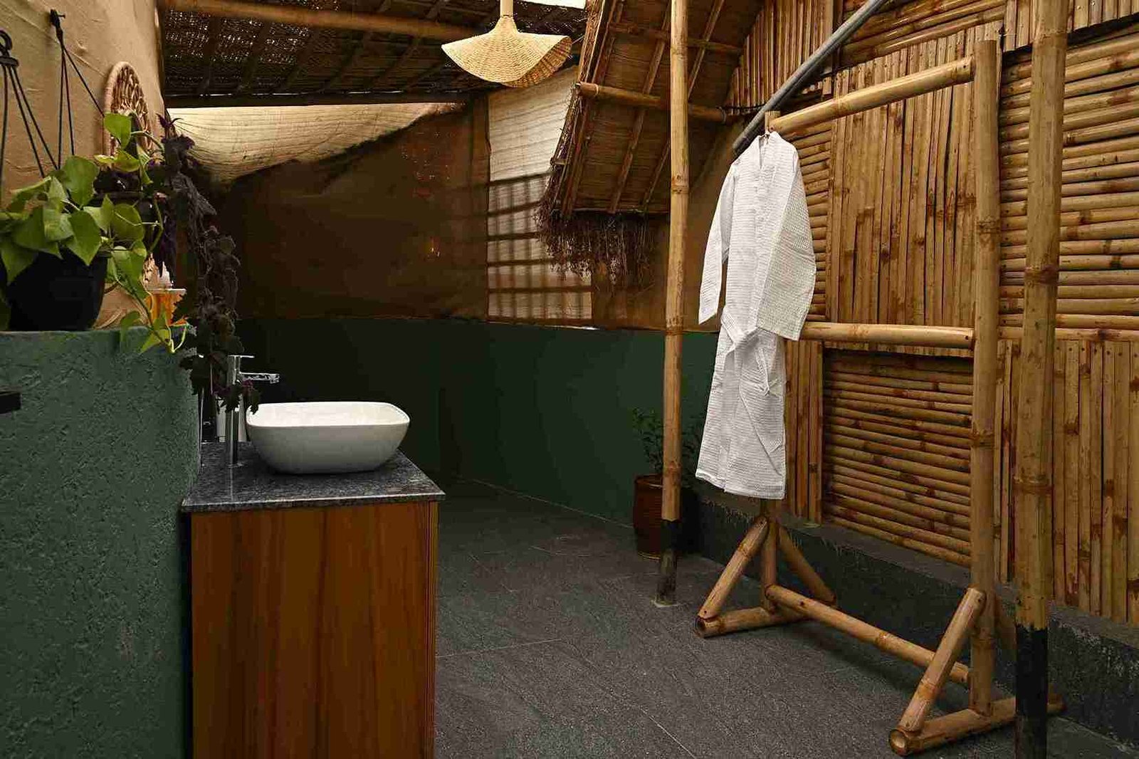 Bamboo bathroom suite